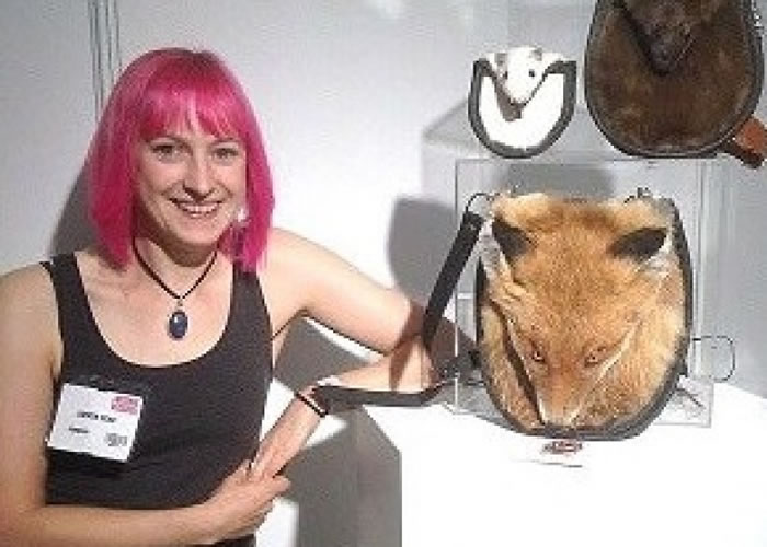 ����˹�Ĺ���Ʒ���⣬��·�߼�ʰ�Ķ���ʬ�������ϡ�