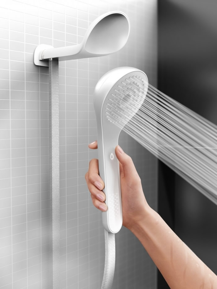 花洒头的转向角度亦没有限制,可以随意调整角度射水。