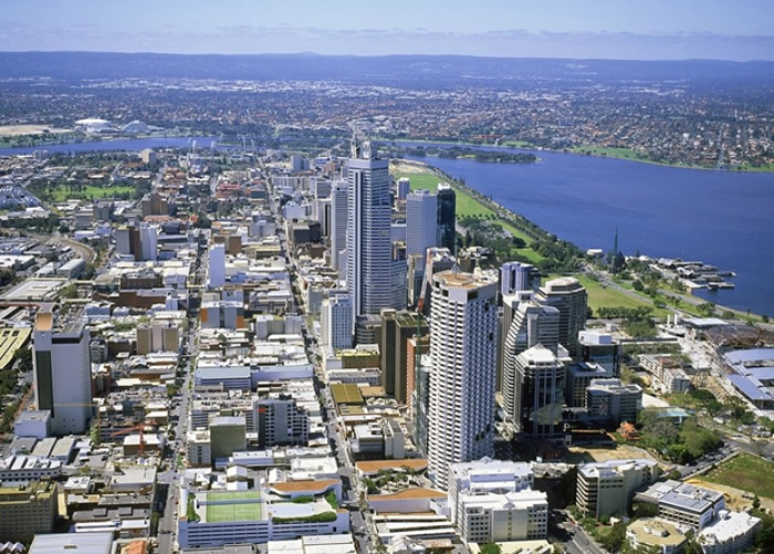 男童的目的地是珀斯(图)。