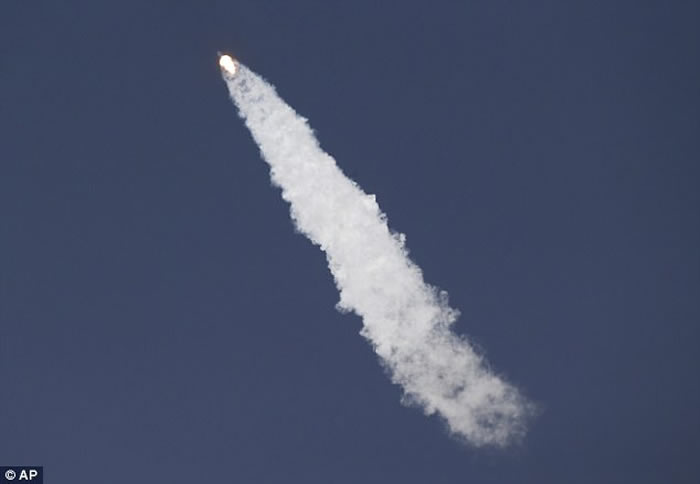 美国太空探索科技公司（SpaceX）首次涉足军事发射 为政府发射间谍卫星
