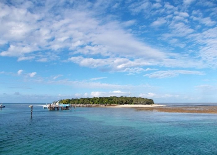 科学家认为,增厚云层是保护珊瑚最低环境危害性的措施。