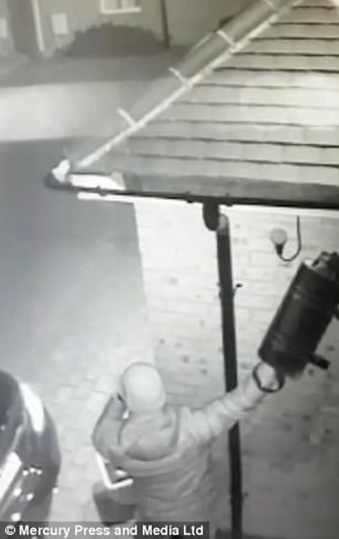 Ӣ��͵�����·���͵�� ��Կ�׷�������͵