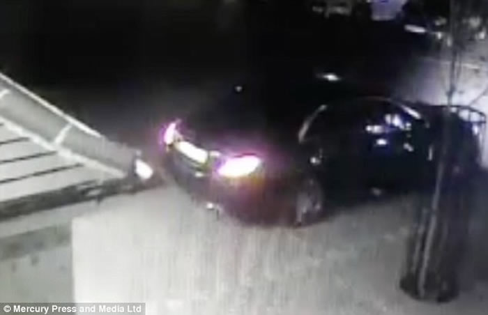 Ӣ��͵�����·���͵�� ��Կ�׷�������͵