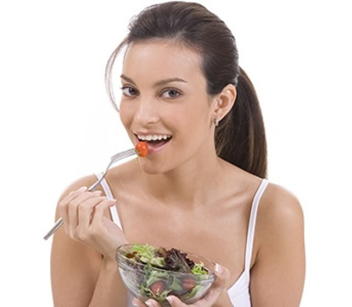 多运动的人,吃得较健康。