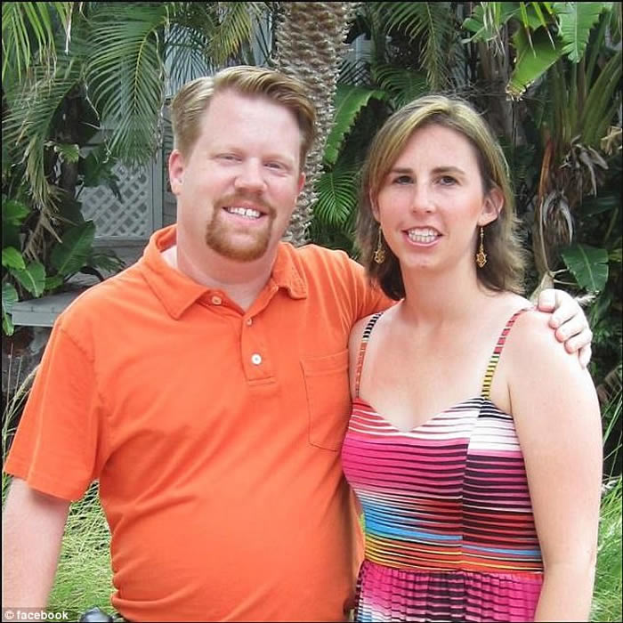 ����ά���������ް�ŵ������������ǰ������������һֻҰ��С��