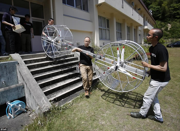 TOYOTA丰田飞天车团队Cartivator展开原型车测试 只飞了3秒钟就坠机