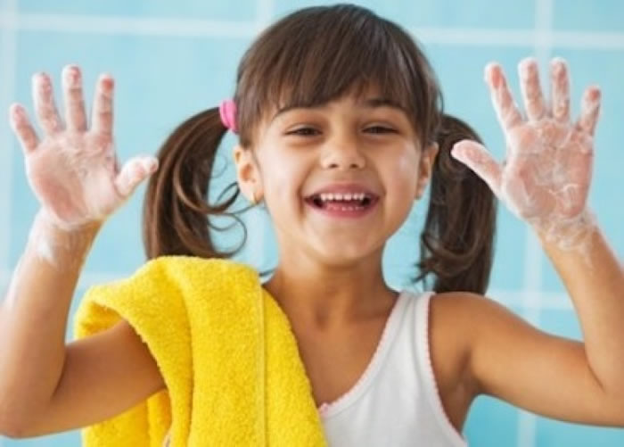 用肥皂洗手10秒钟,不论冻水或热水,都一样干净!