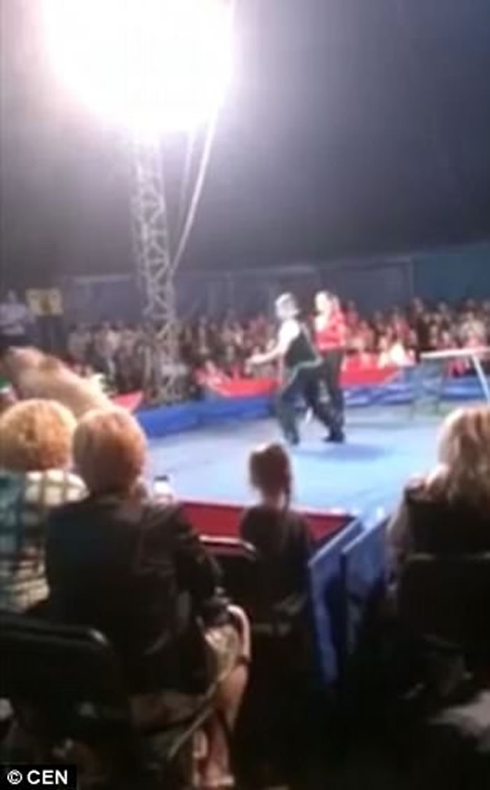 �ڿ����׶�������Ϸ�ű���;�� ��ͻȻ�����˹���