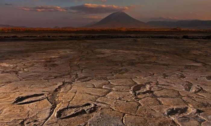 坦桑尼亚的伦盖伊火山即将喷发 威胁古人类脚印化石遗迹