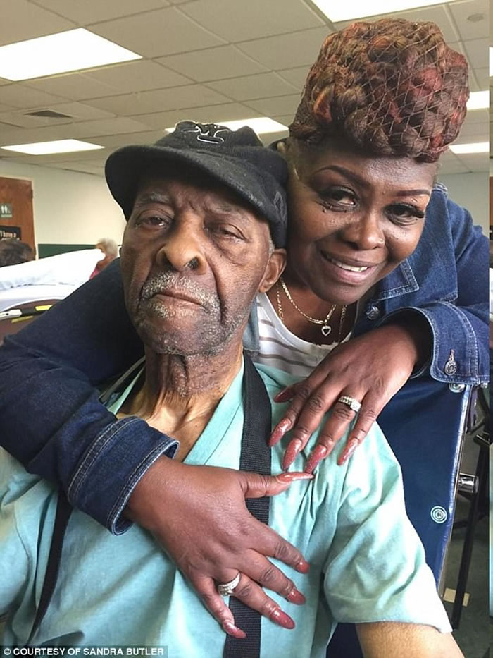 ������������������������һ�� ���������˽Ŵ��Ա�ĹѨ�������