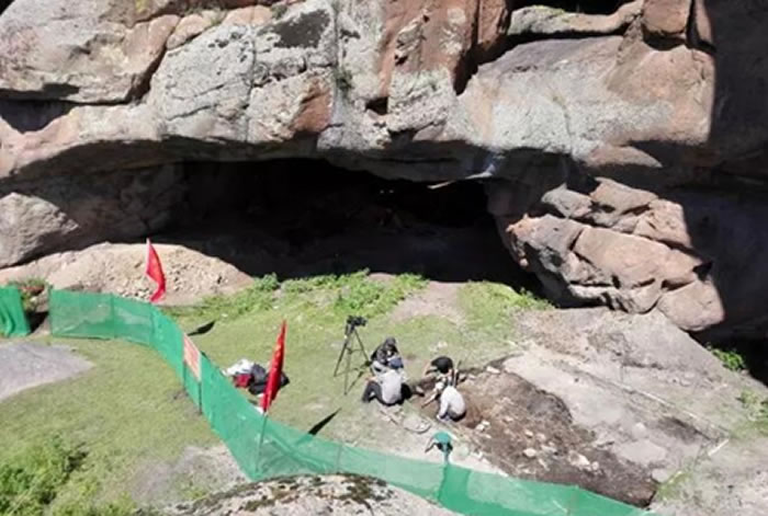 经国家文物局批准,2016年7-9月,新疆文物考古研究所对吉木乃县通天洞遗址进行主动性考古发掘