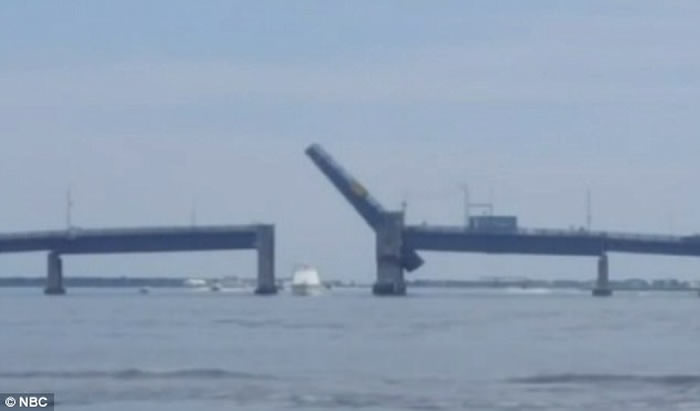 �����������ݿ�Խ�����������ͻȻ���� �����зɳ�����һ��