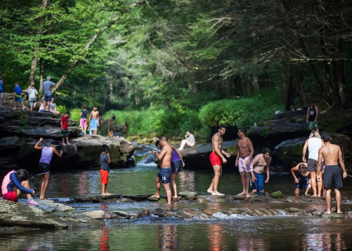 ԭ���徲��ɽϪ���������������ξ��㡣