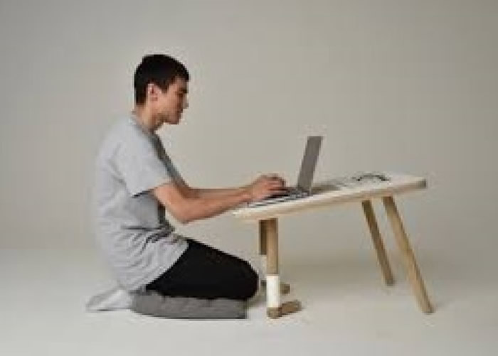 Ӣ�����ʦ�з�����ǰ�ȡ������¹��С���� �����ͼ���ñʼǱ����Թ���