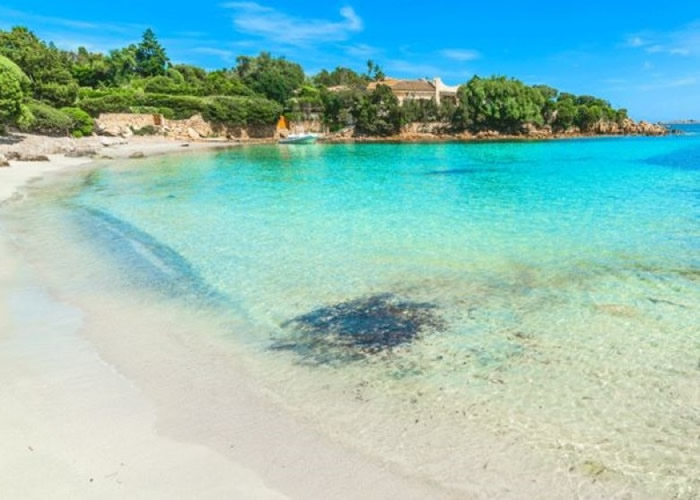 政府决定在撒丁岛严打偷沙行为。