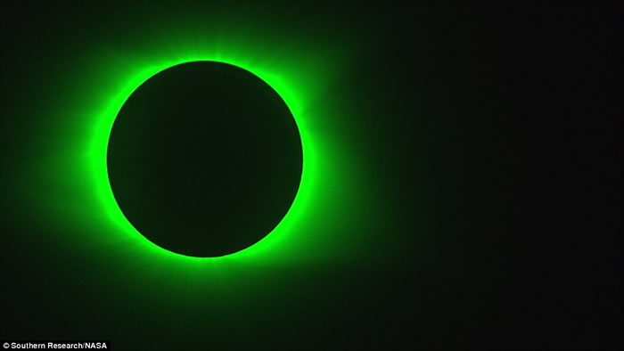 美国NASA公布5万英尺高空上的观测飞机WB-57F拍摄的日全食红外线照片 有助日冕研究