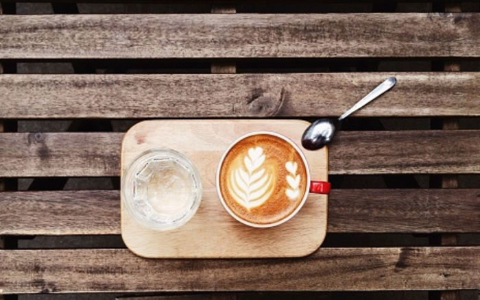 西班牙研究指每天喝至少4杯咖啡的人死亡风险降低64%