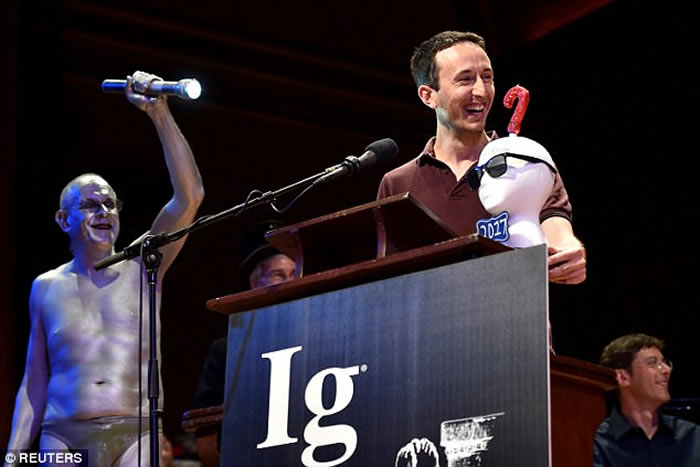 美国哈佛大学举办的2017年第27届搞笑诺贝尔奖得主出炉