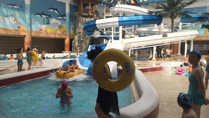 美国CNN记获准深入朝鲜民间:青少年爱玩“射杀美国人”游戏