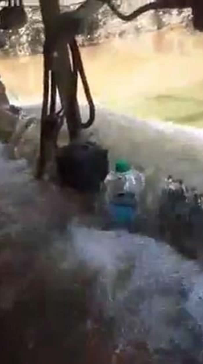 ����쫷��ά��Ϯ�������ݣ�ˮ�־��˵�С������Ǳͧ