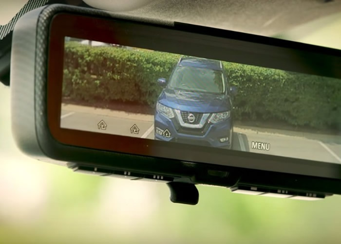 I-RVM透过车尾的摄影机显示车后画面。