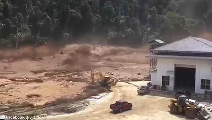 老挝东北部川圹省正在兴建的水坝突然破裂溃堤 大洪水98秒吞噬工地