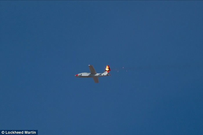 洛克希德·马丁公司曝光美军“雅典娜”(ATHENA)镭射武器实测画面:同时击落5架无人机