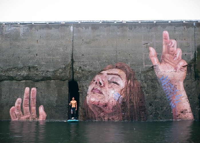 于拉与他的壁画