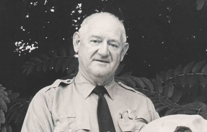 ���α����룺����ά�������ݹ��ҹ�԰����Ա��������7�ζ��޴� ��ǹ�Ž����Լ�����