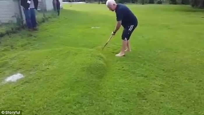 ������Ϧ�������ݾ����Ժ��Ƥ����¡��ġ���ɫˮ���� ͱ�������ɫ�ཬ