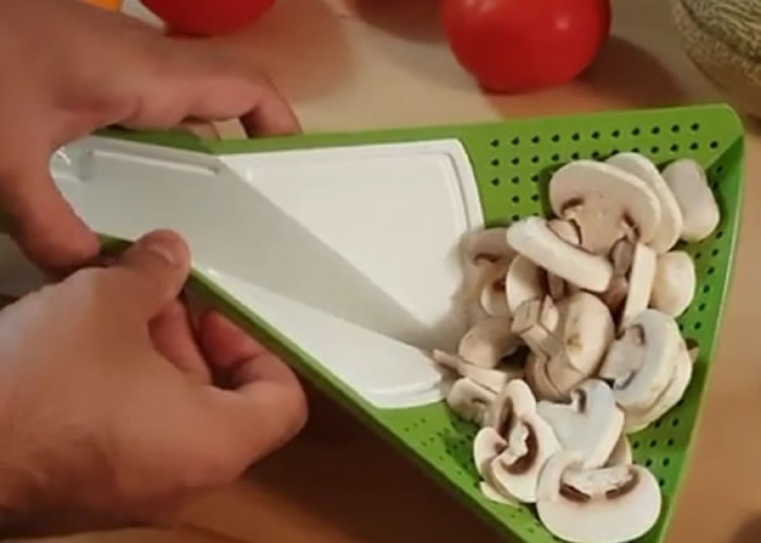 砧板可变成一个漏斗形的兜,让用家预备食材时更方便和更有效率。