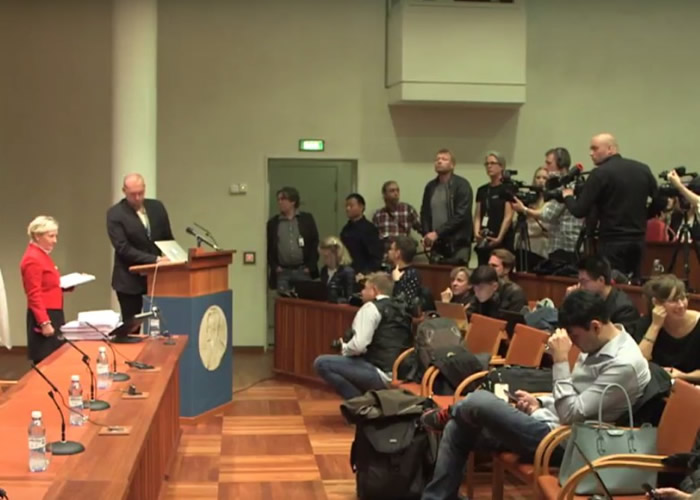 ���Ը����Ĵ�ý�ۼ��ݽ�����ȡ�����