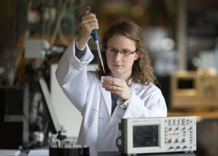 ��Ĭ�����ѧ֤ʵ�ɰ������е��ܾ�ø���ɵ�����