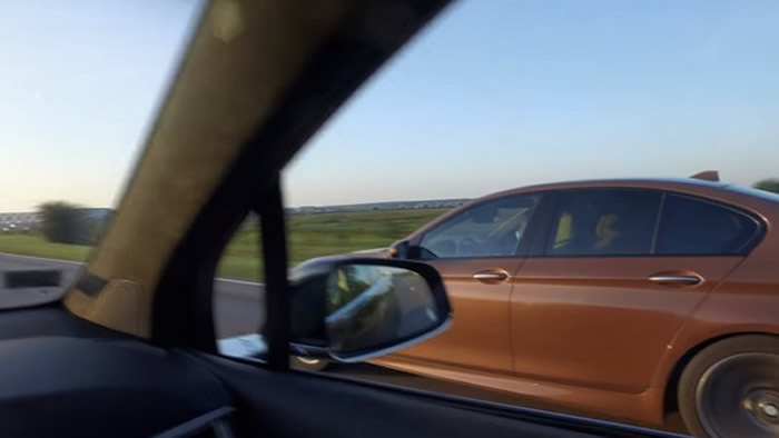 ��˹��Tesla P90D��·���뱦��BMW M5 F10���ٶԾ� �󿨳��������ɳ�Խ
