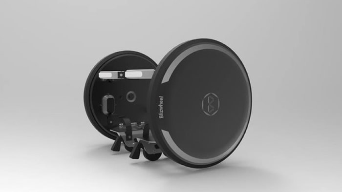 滚轴熘冰鞋操作简单。