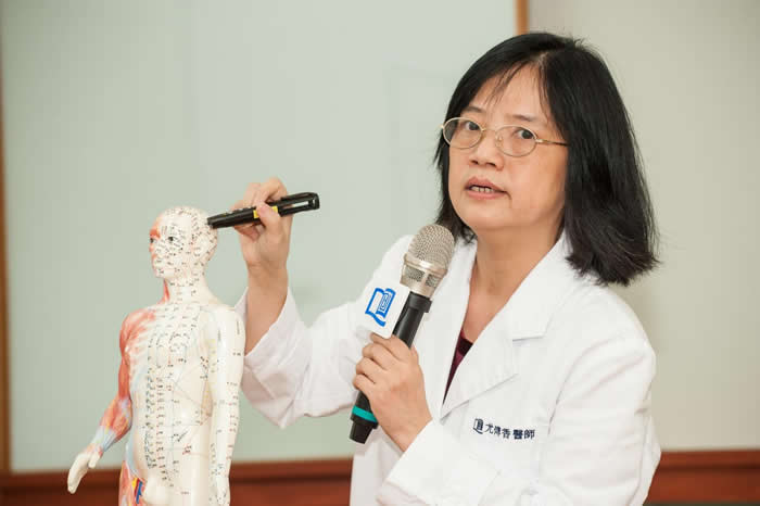 ��۽����ѧ��ҽҩѧԺ�ٴ��۲���ʾͷƤ������Ч���ƶ�ͯ�Ա�֢