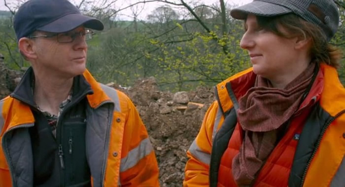 贝克(左)与沙夫伦(右)为新居费尽心血。