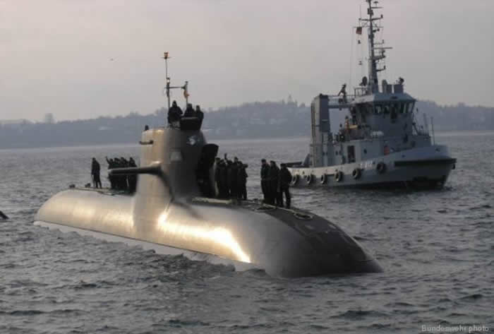 �ܴ��ˣ�Ǳͧ�����¹�212A��U-35ͧ��ϰ β��ײ������ά��