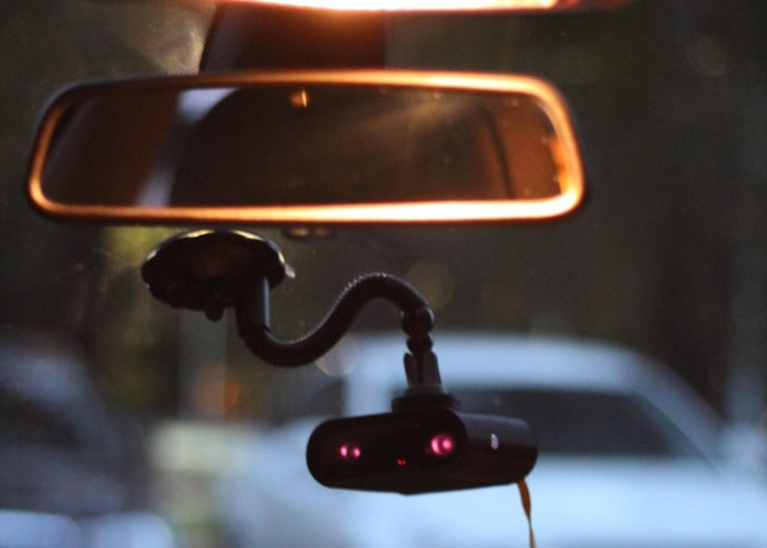 “清醒纠察”是一部精密的摄录机。