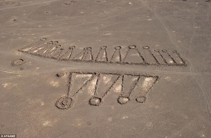 ���޿���ѧ��͸��Google Earth����ɳ�ذ�������ԶɳĮ7000��ǰ��400������ʯ����