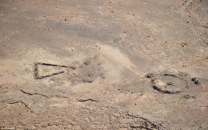 澳洲考古学家透过Google Earth发现沙特阿拉伯遍远沙漠7000年前的400个神秘石建筑