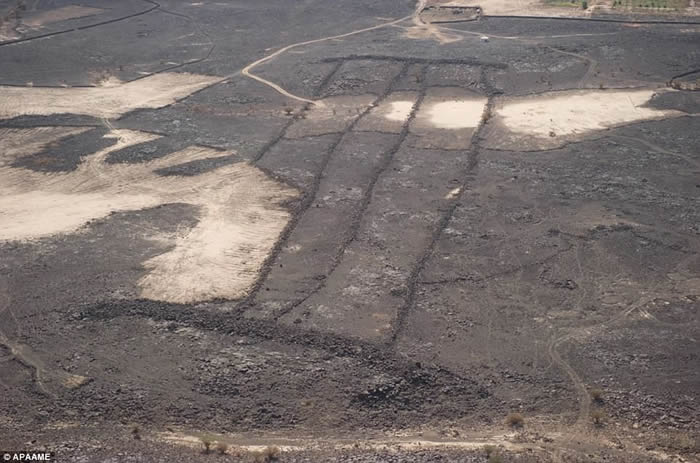 ���޿���ѧ��͸��Google Earth����ɳ�ذ�������ԶɳĮ7000��ǰ��400������ʯ����