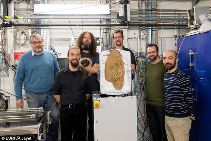 生活在水中似天鹅!蒙古发现白垩纪恐龙新物种——埃氏哈兹卡盗龙