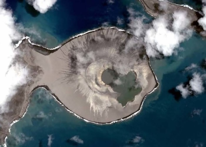 NASAо޹Ӻ׻ɽγɵСHunga Tonga