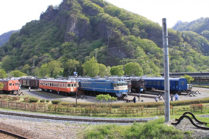 ձƵ𳵻糵ײҰ¹⡣