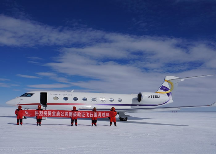 中国商用飞机成功降落在南极的冰雪跑道 业界料掀组团热