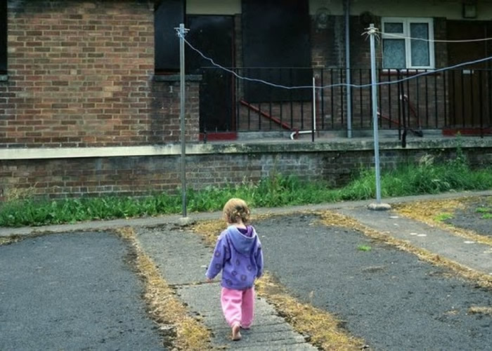 英国研究:穷人家孩子患病的机会率比富裕家庭的孩子高70%