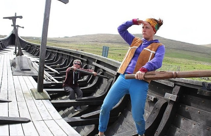 尼斯比特(左)与克莱尔(右)热爱大自然。