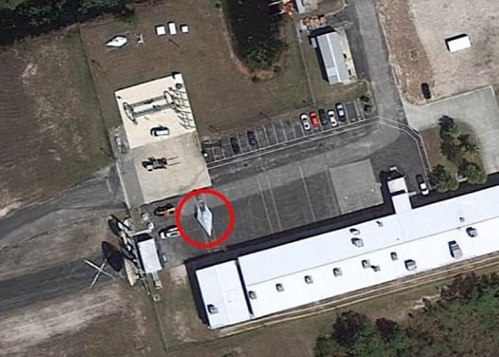 美国佛罗里达州Google Earth卫星图片惊现美军新间谍飞机?