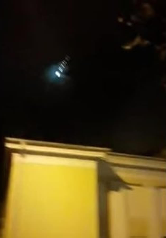 ����˹ѧ�ߣ�һ�Ż����������������Ͽձ�ըȼ��